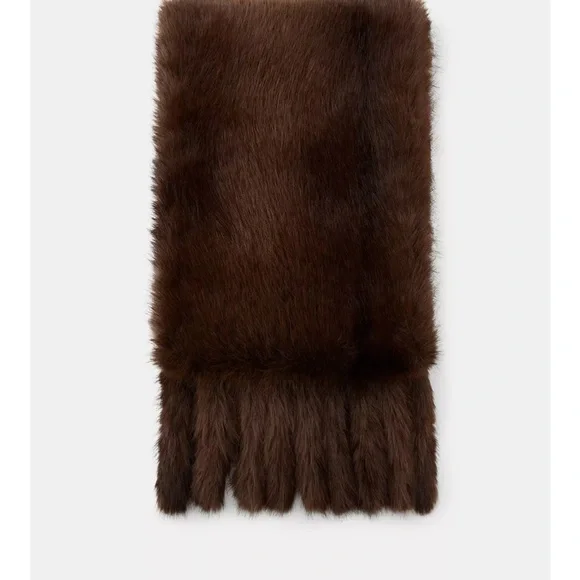 PLAIN FAUX FUR FRINGED SCARF - Picture 2 of 3